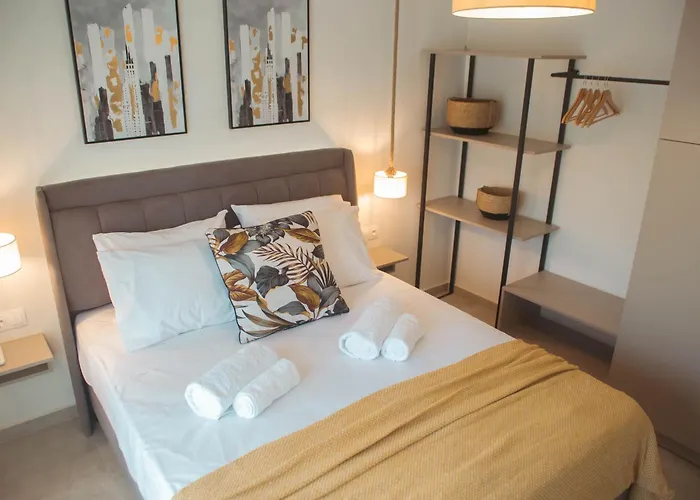 Cleopatra - City Escape Apartment